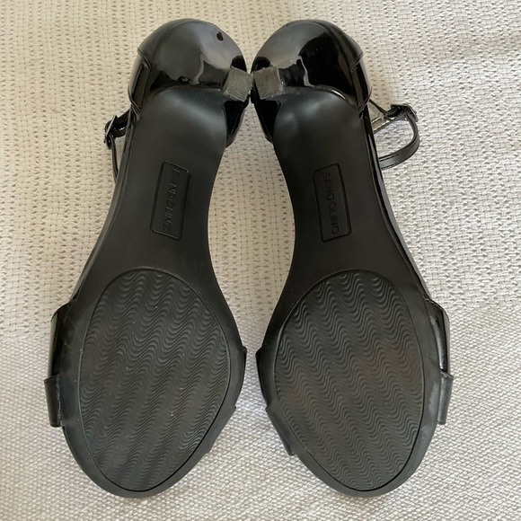 Bandolino Black Stiletto Heels with Minimalist Straps - Picture 6 of 10